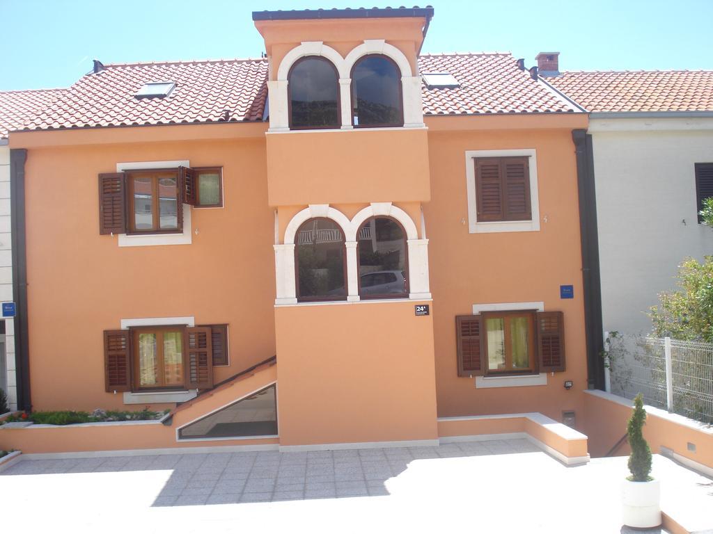 Villa Kiki Бол Екстер'єр фото